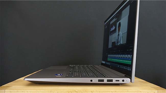 On the right side, the ZBook Power has power, Thunderbolt, two USB 3.1, and audio connectors